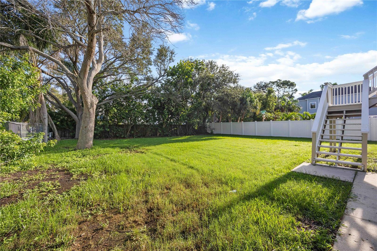 13951 HARBOR VIEW DR — photo 25