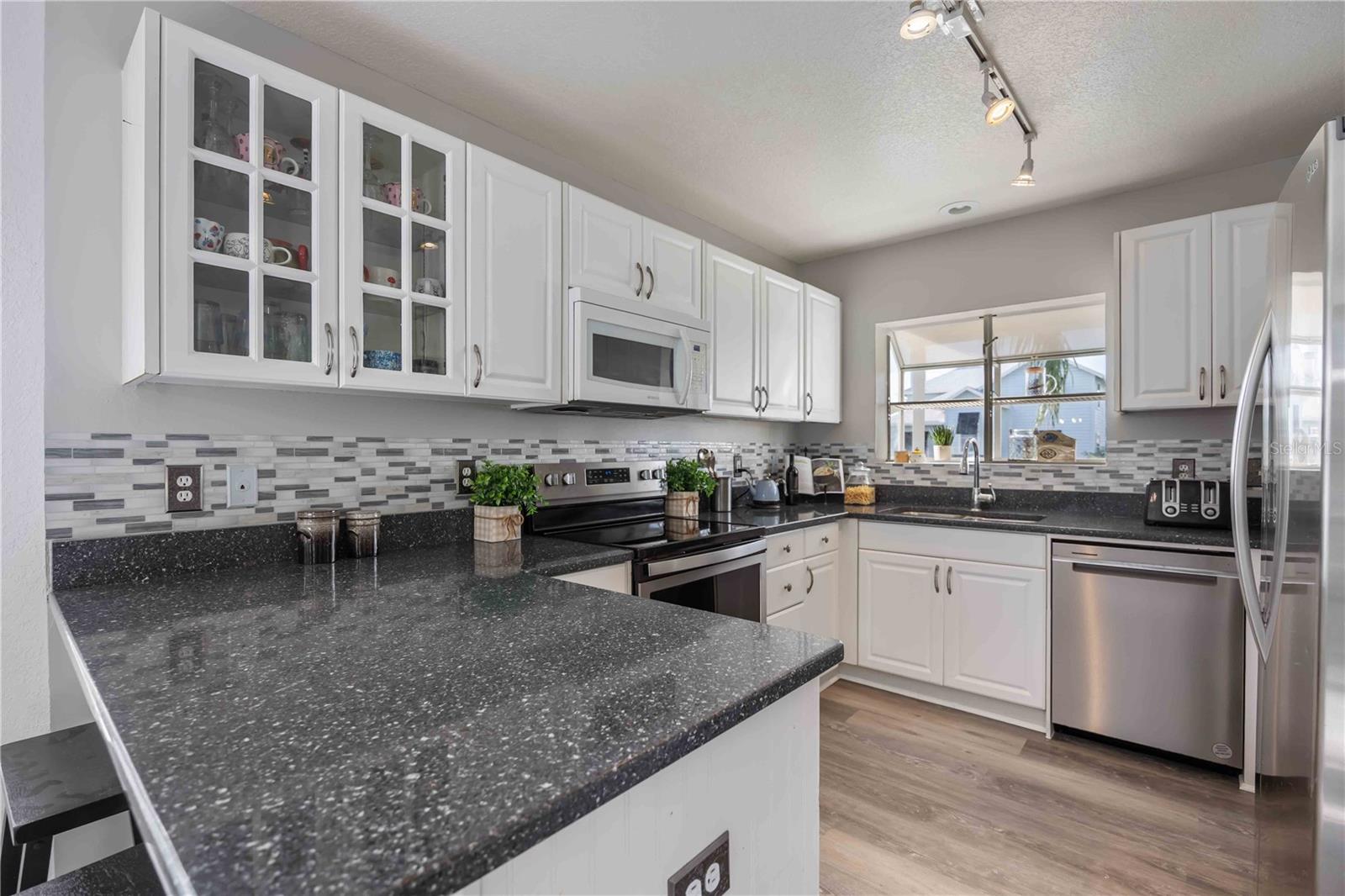 13951 HARBOR VIEW DR — photo 3