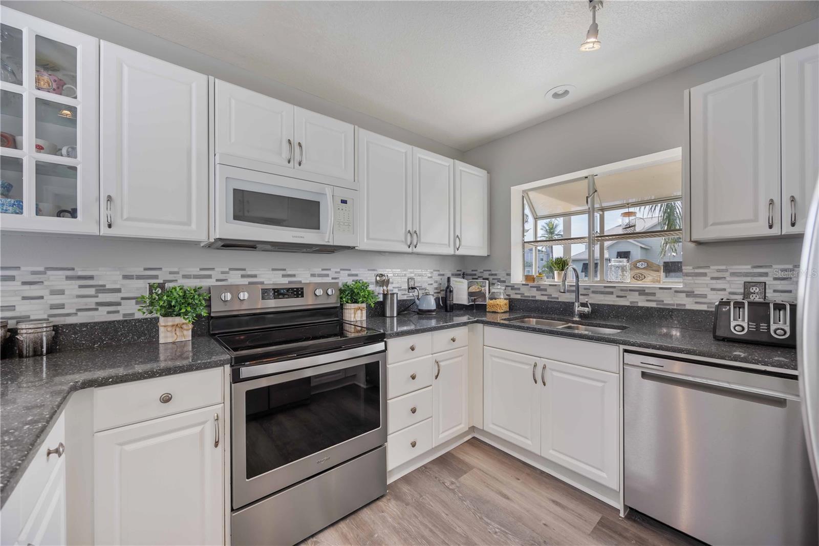 13951 HARBOR VIEW DR — photo 14