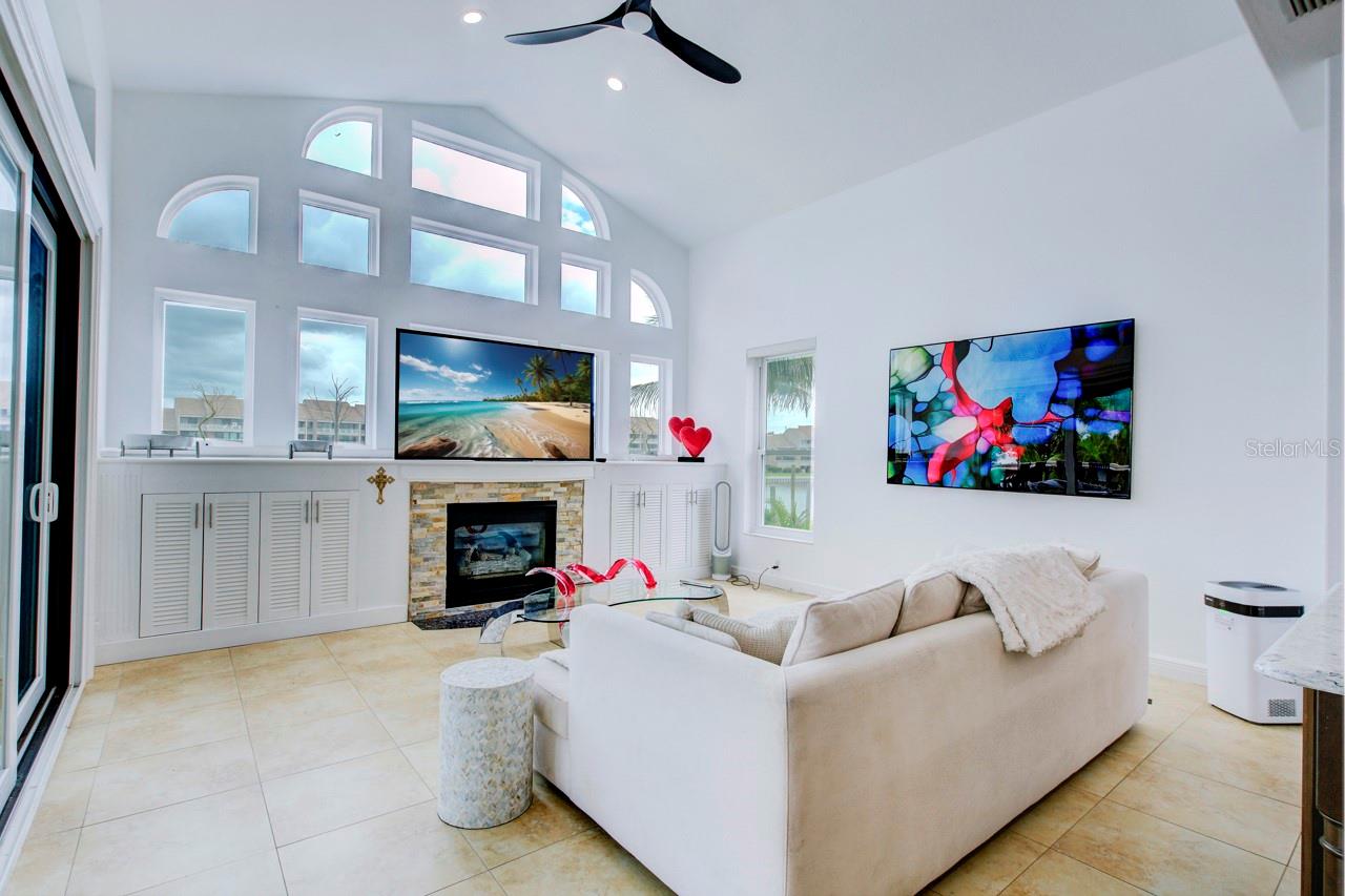 6113 PASADENA POINT BLVD — photo 41
