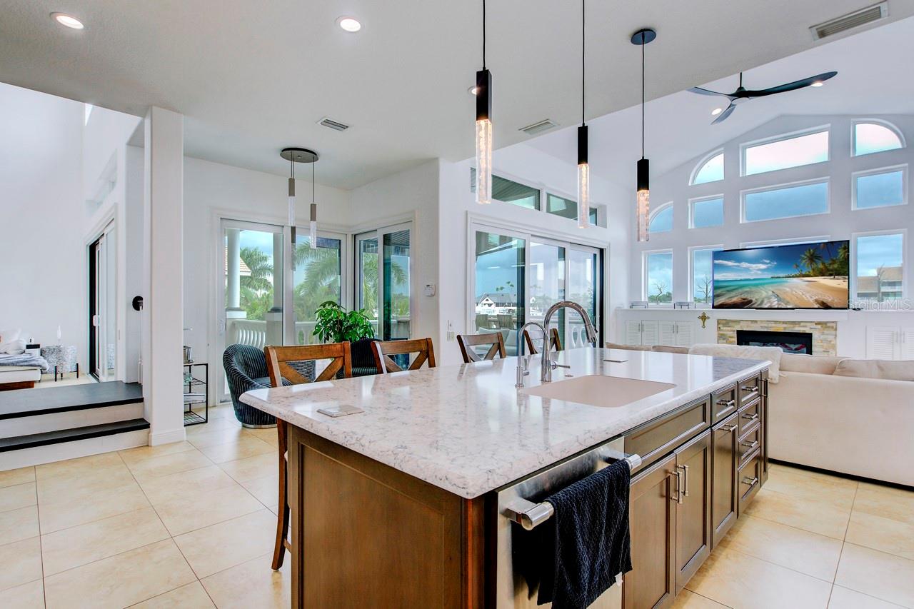 6113 PASADENA POINT BLVD — photo 35