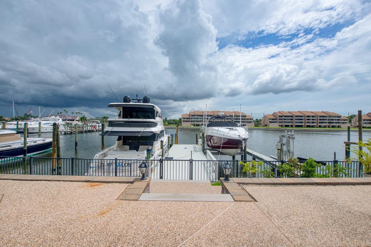 6113 PASADENA POINT BLVD — photo 84