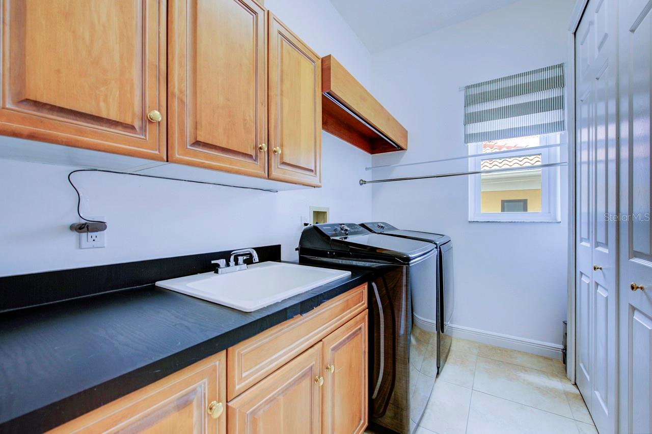 6113 PASADENA POINT BLVD — photo 32