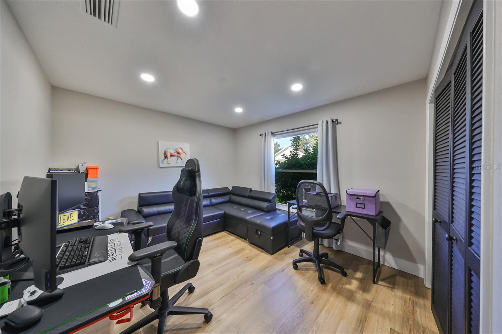 9309 HAMPSHIRE PARK DR — photo 34