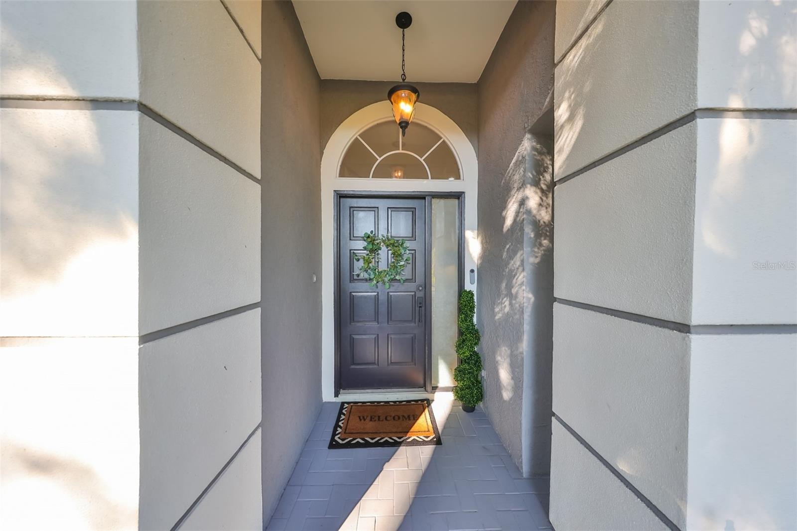 9309 HAMPSHIRE PARK DR — photo 3