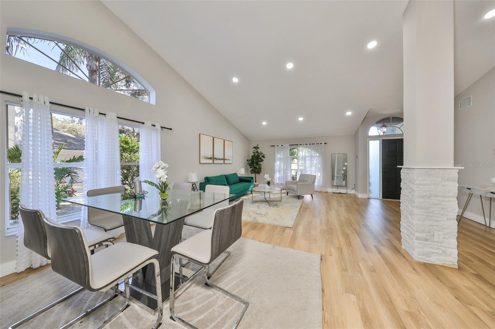 9309 HAMPSHIRE PARK DR — photo 6