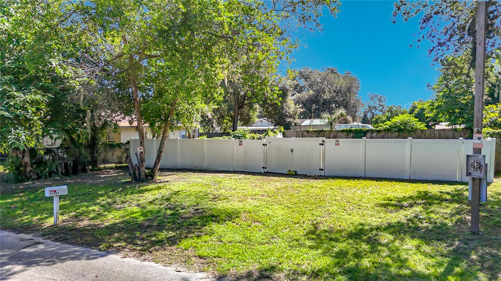 11707 CARVER ST — photo 3
