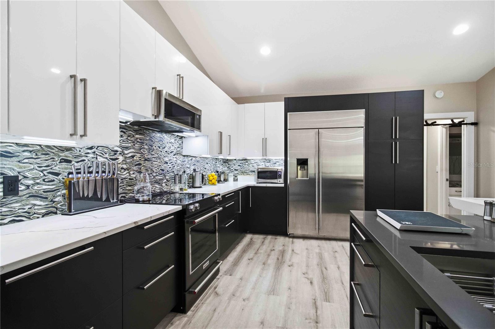 5833 CARRIAGE DR — photo 13