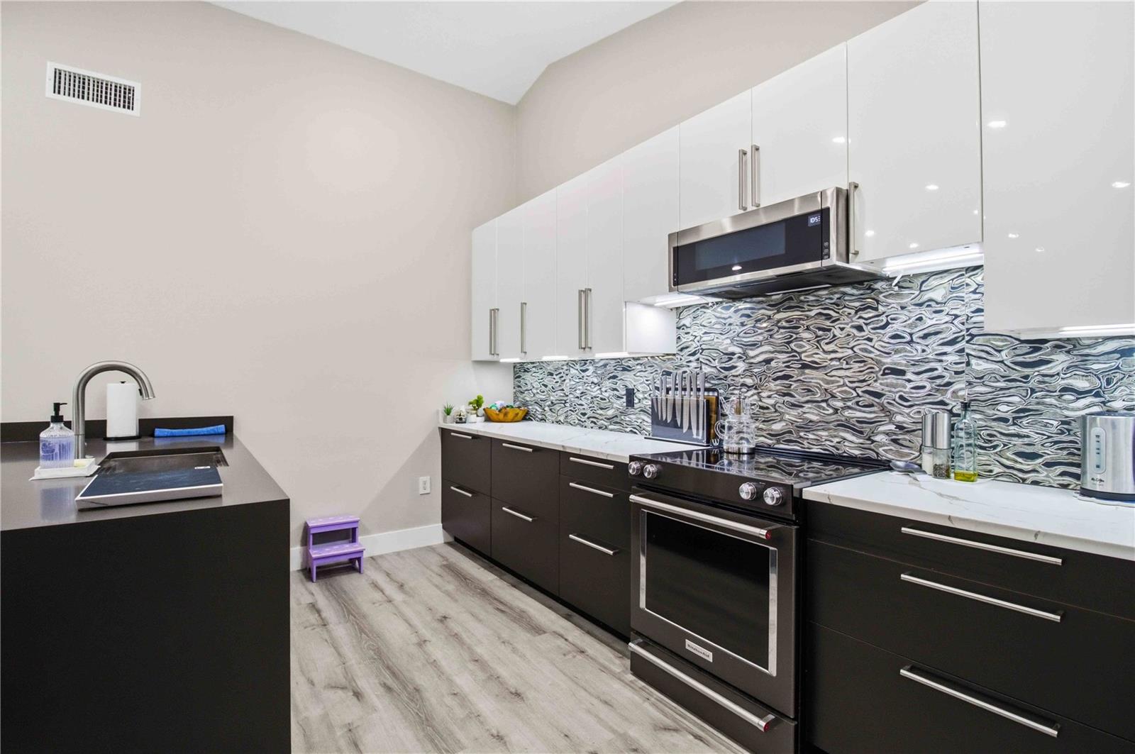 5833 CARRIAGE DR — photo 15