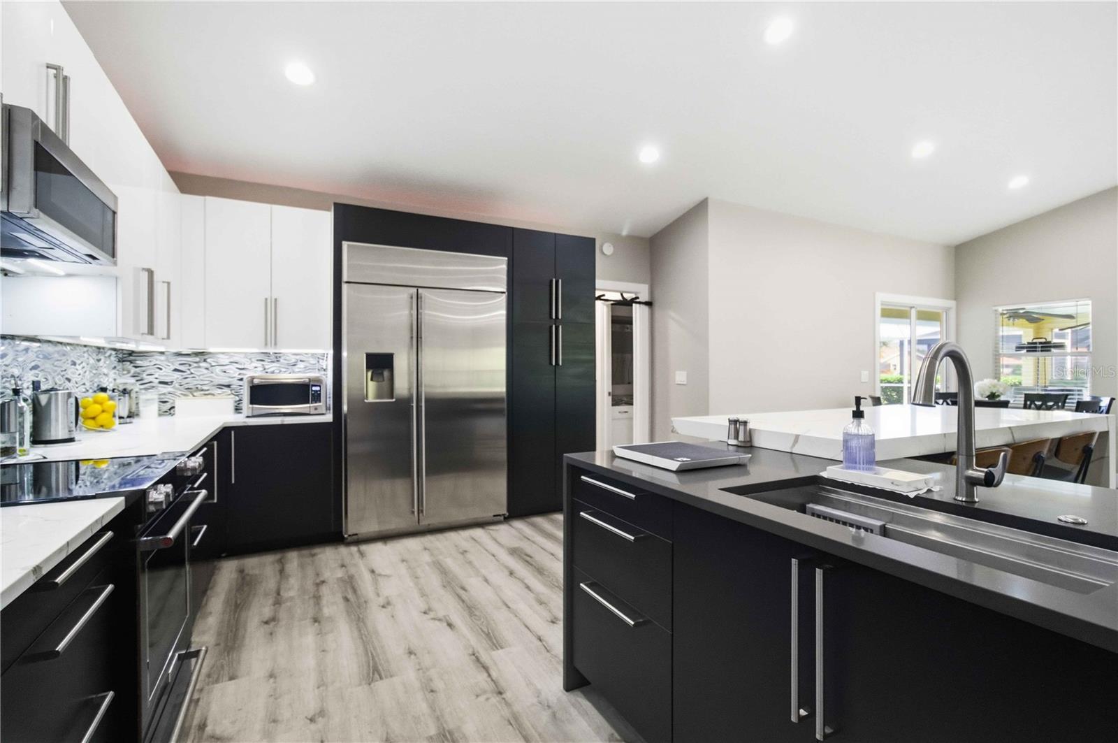5833 CARRIAGE DR — photo 12