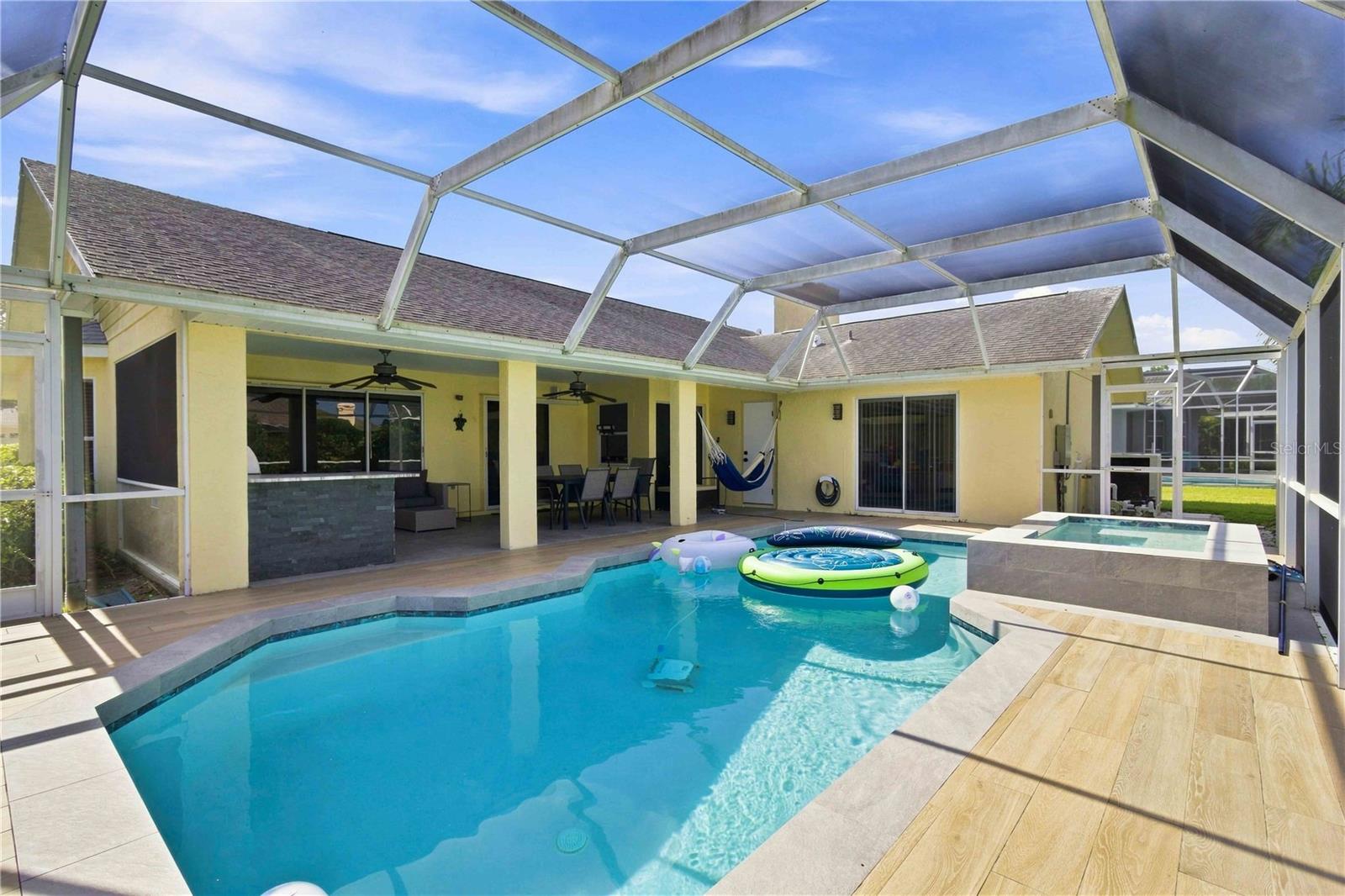 5833 CARRIAGE DR — photo 28