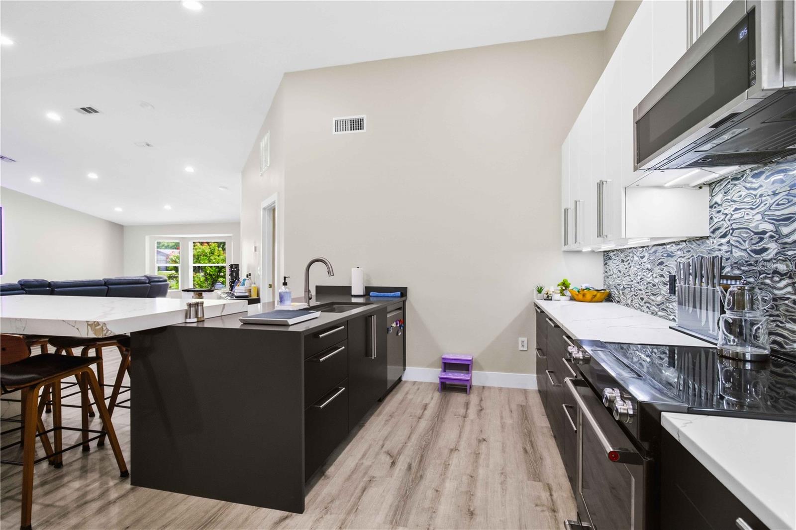 5833 CARRIAGE DR — photo 14