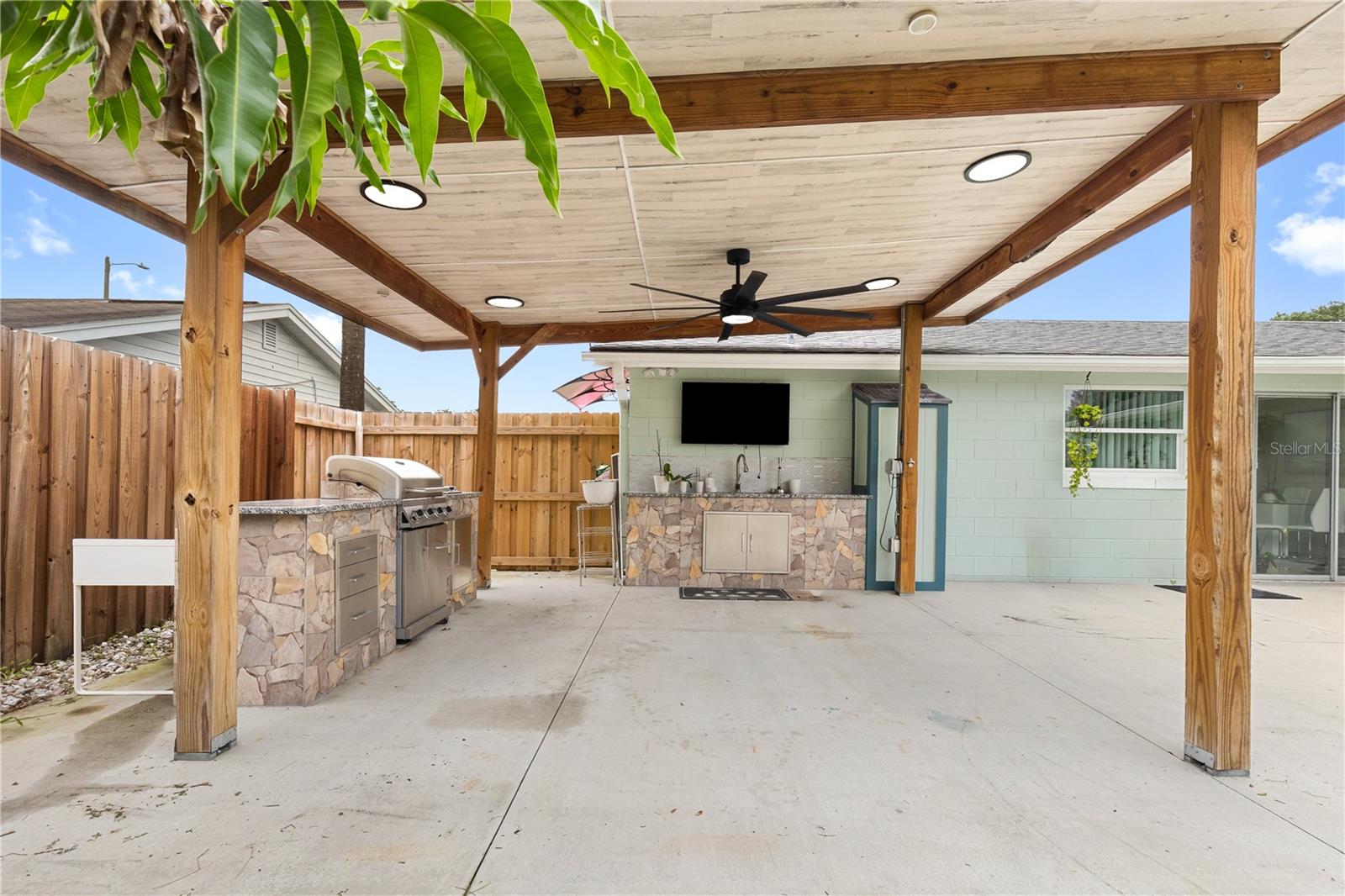 10112 ENCHANTED OAKS CT — photo 23
