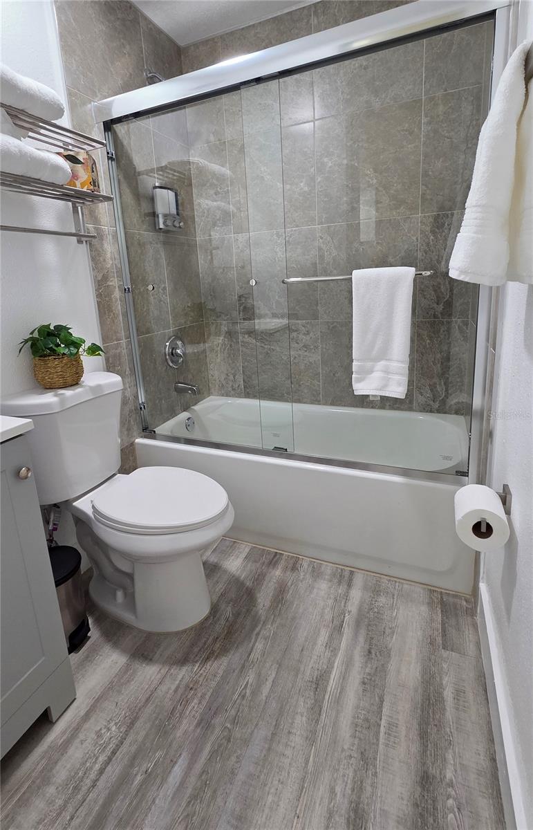 10112 ENCHANTED OAKS CT — photo 29