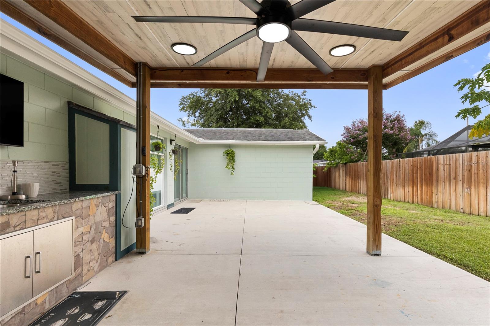 10112 ENCHANTED OAKS CT — photo 24