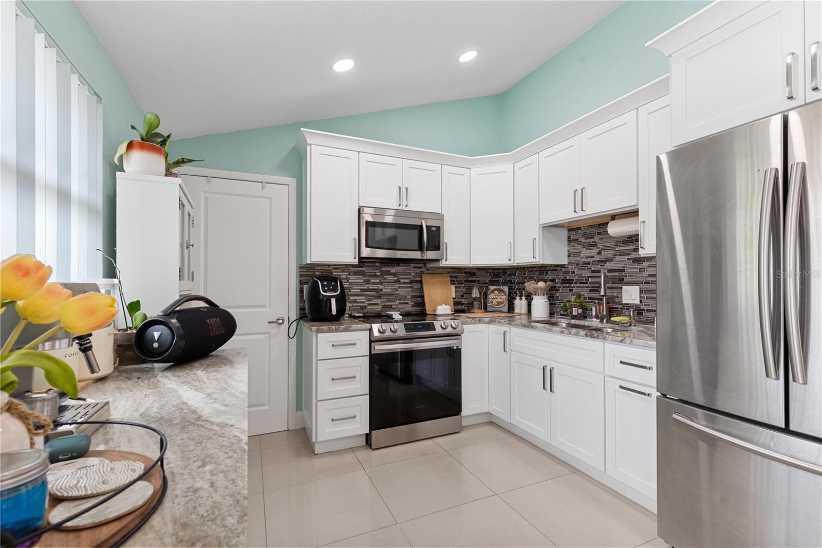 10112 ENCHANTED OAKS CT — photo 20