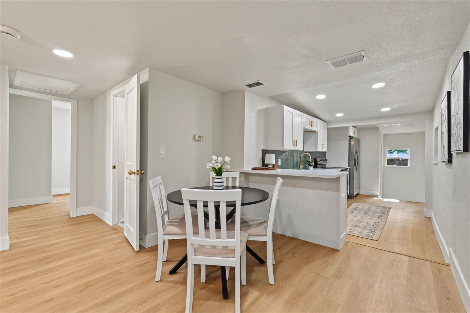8713 N EDISON AVE — photo 12