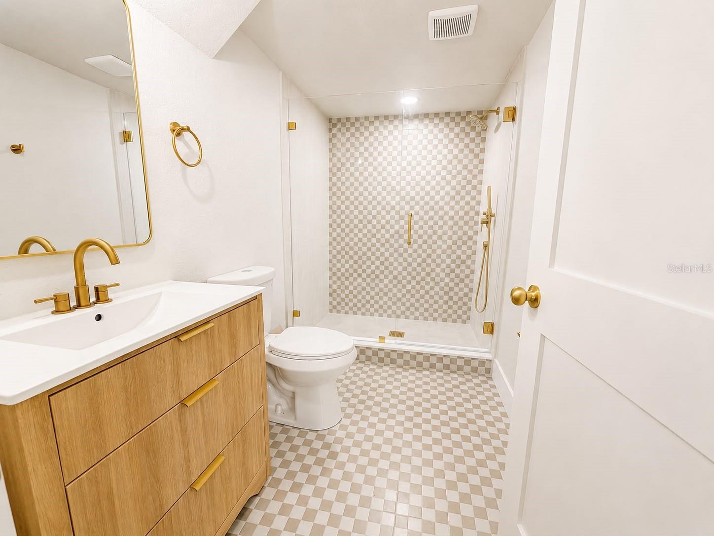 8713 N EDISON AVE — photo 19