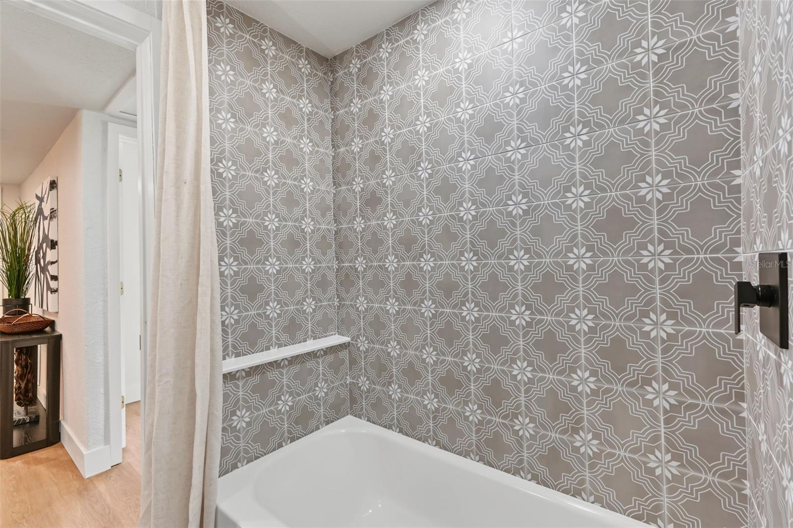 8713 N EDISON AVE — photo 25