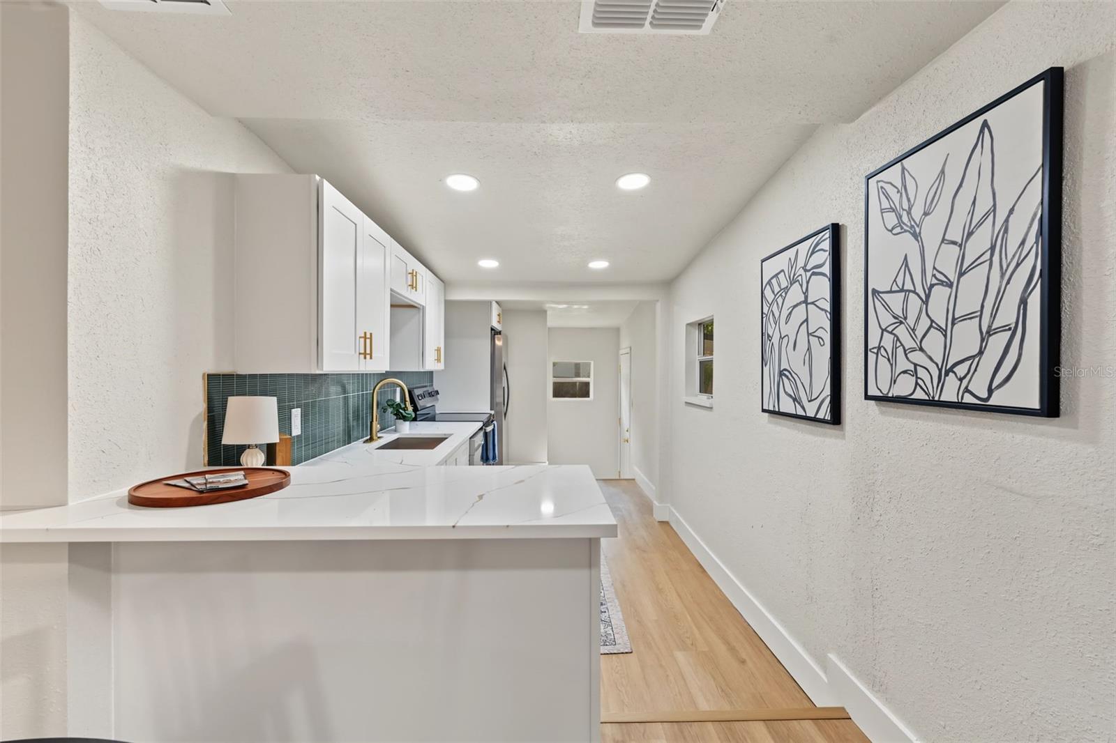 8713 N EDISON AVE — photo 13