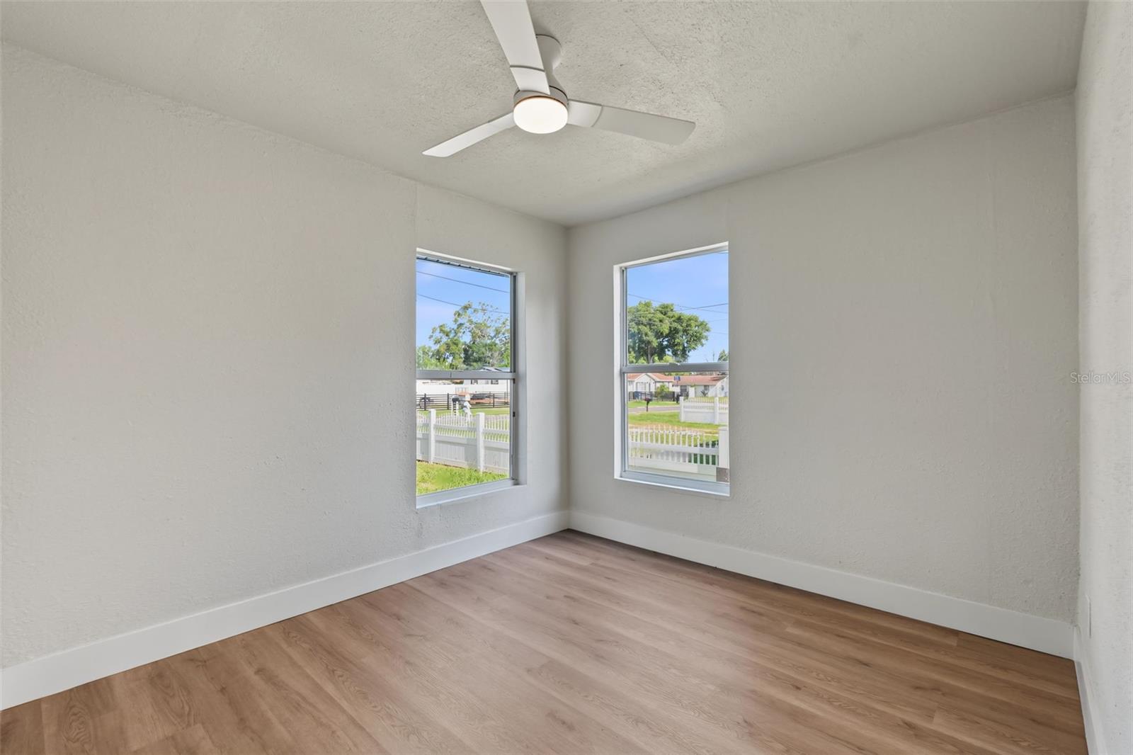 8713 N EDISON AVE — photo 33