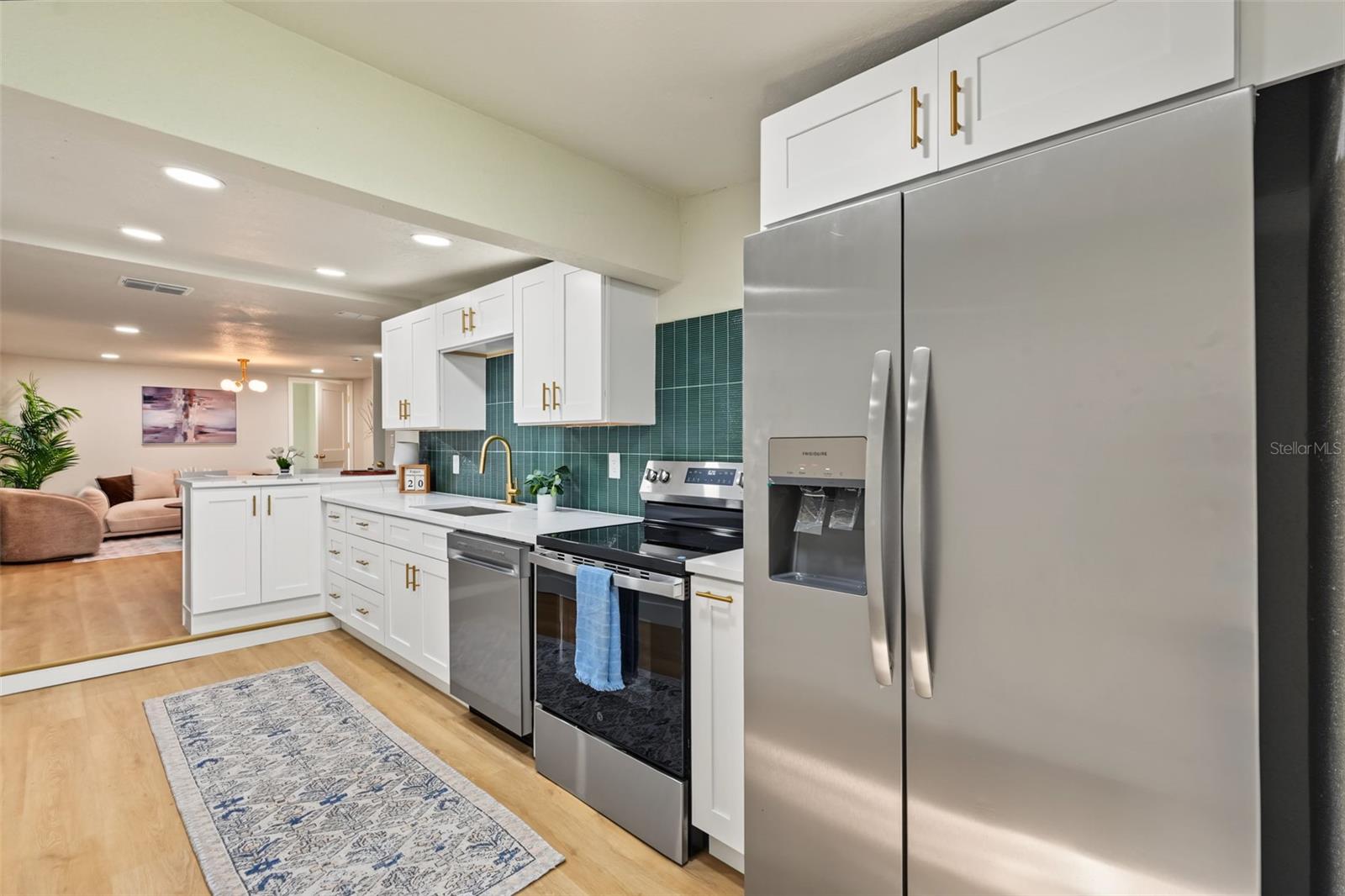 8713 N EDISON AVE — photo 15
