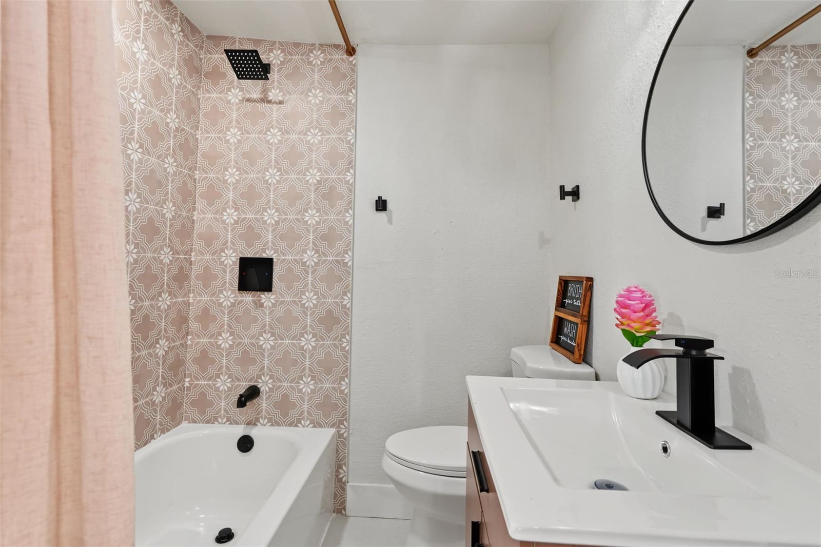 8713 N EDISON AVE — photo 24