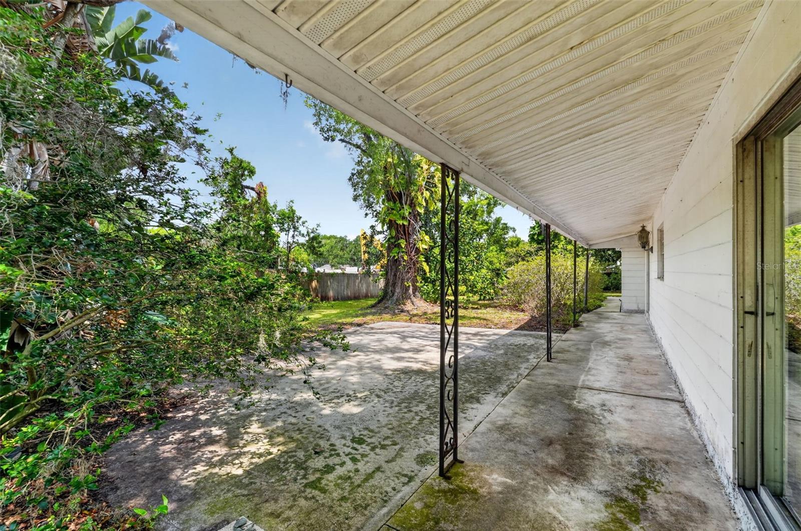 601 WINHAM ST — photo 34