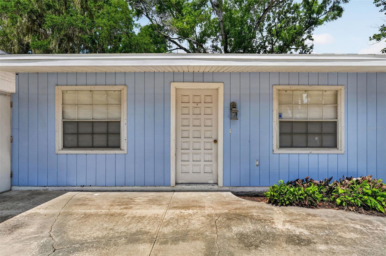 601 WINHAM ST — photo 33