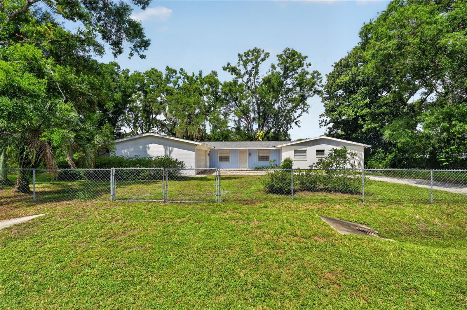601 WINHAM ST — photo 31