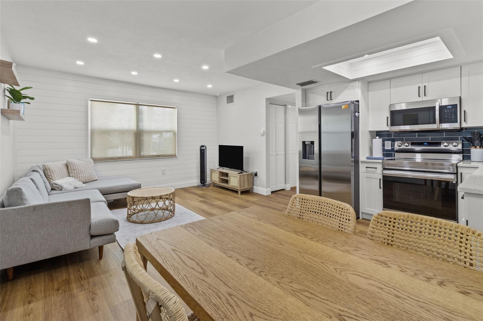 9895 1ST ST E #5 — photo 7