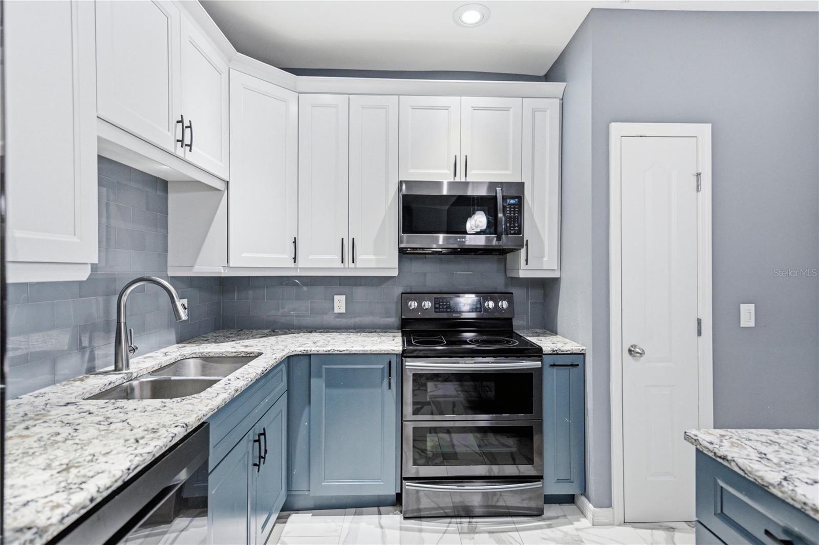 1640 VILLA CAPRI CIR #301 — photo 10