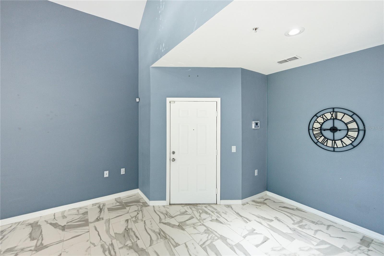 1640 VILLA CAPRI CIR #301 — photo 2