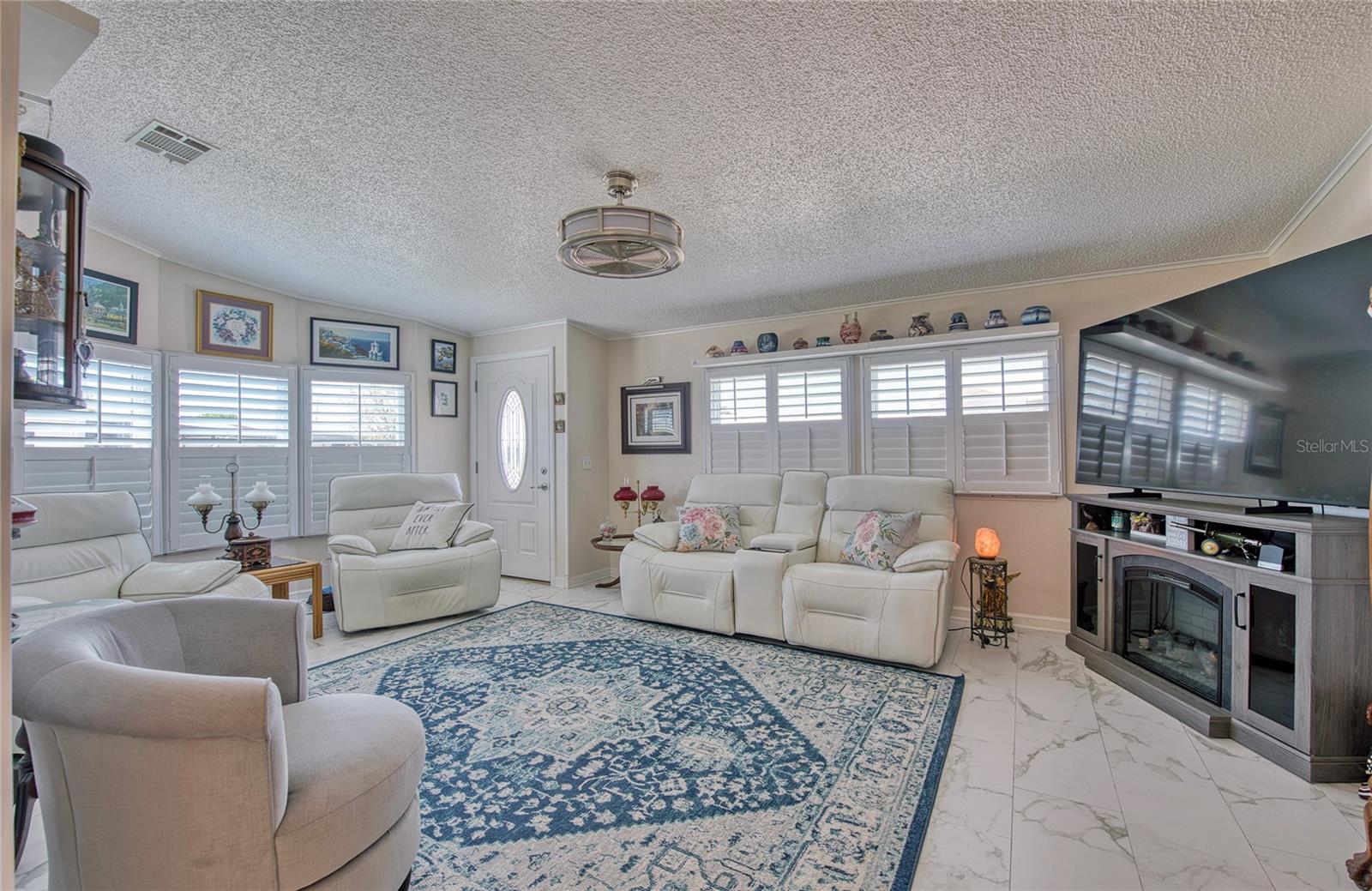 214 DOLPHIN DR N — photo 2