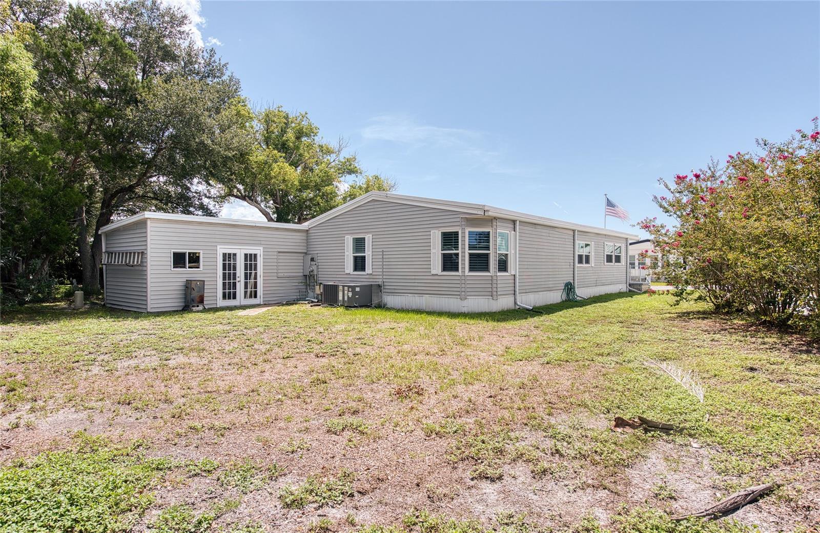 214 DOLPHIN DR N — photo 31