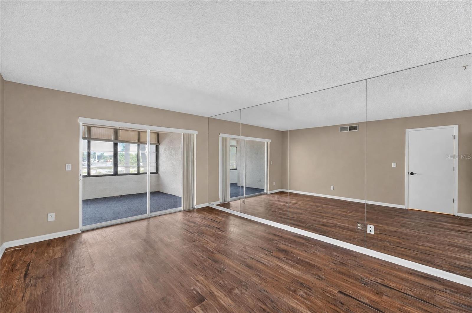 2581 COUNTRYSIDE BLVD #2210 — photo 8