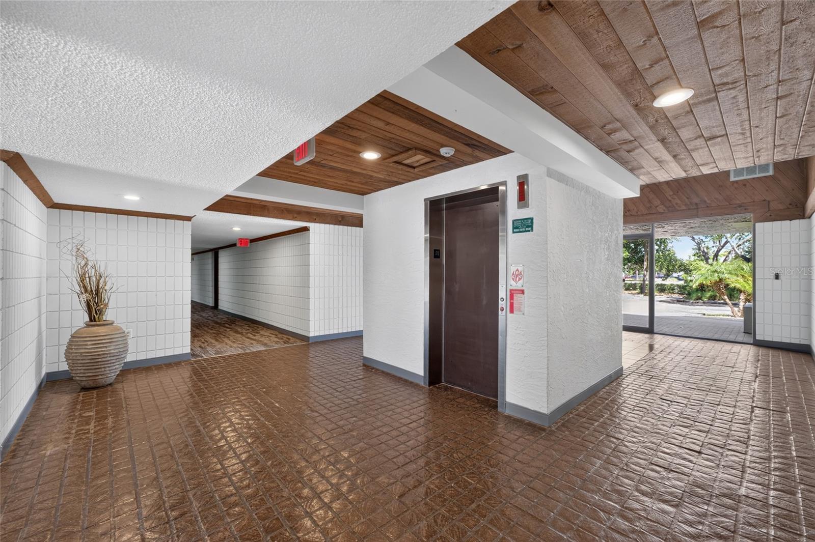 2581 COUNTRYSIDE BLVD #2210 — photo 33