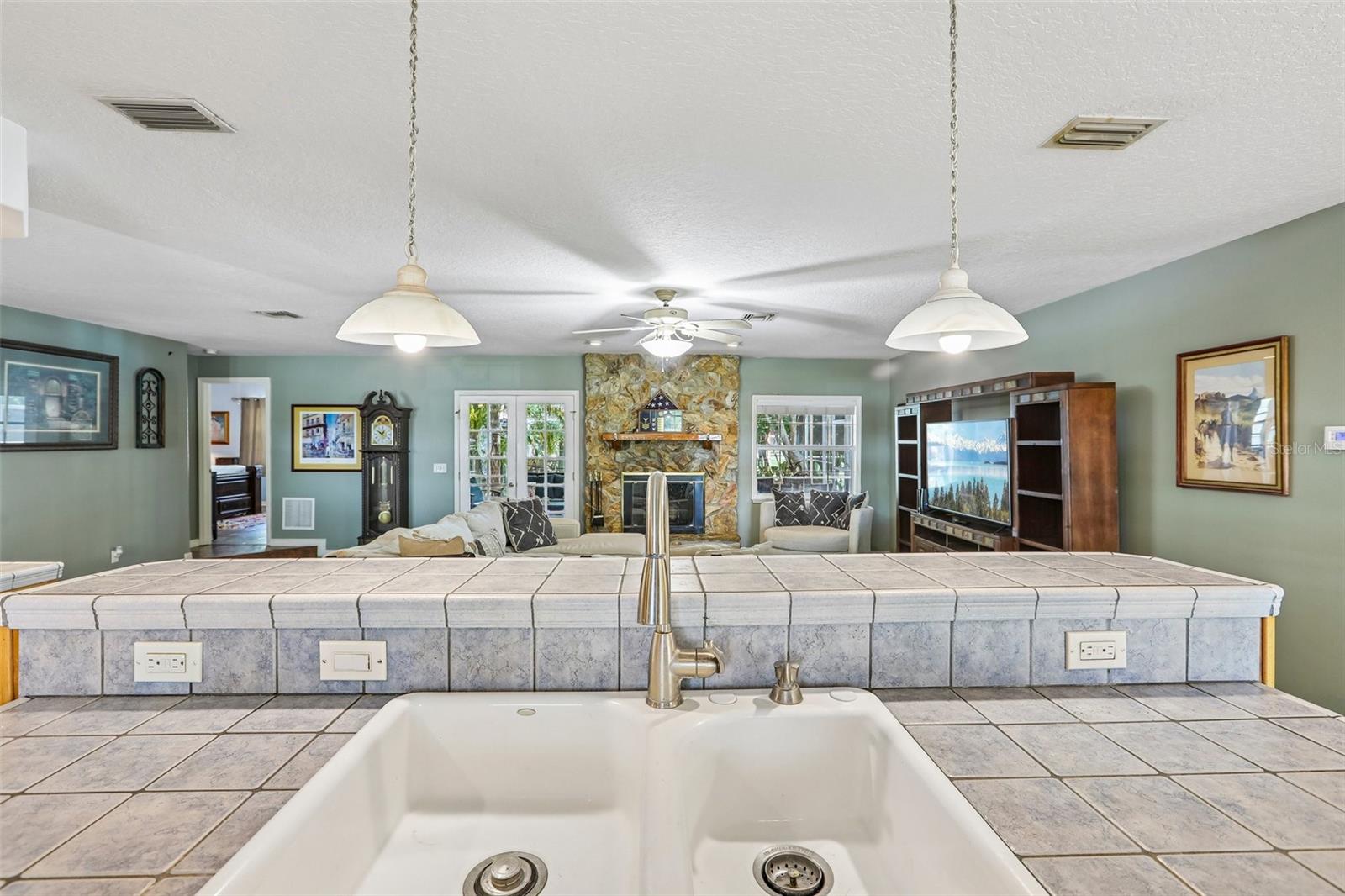 3131 N CANAL DR — photo 14