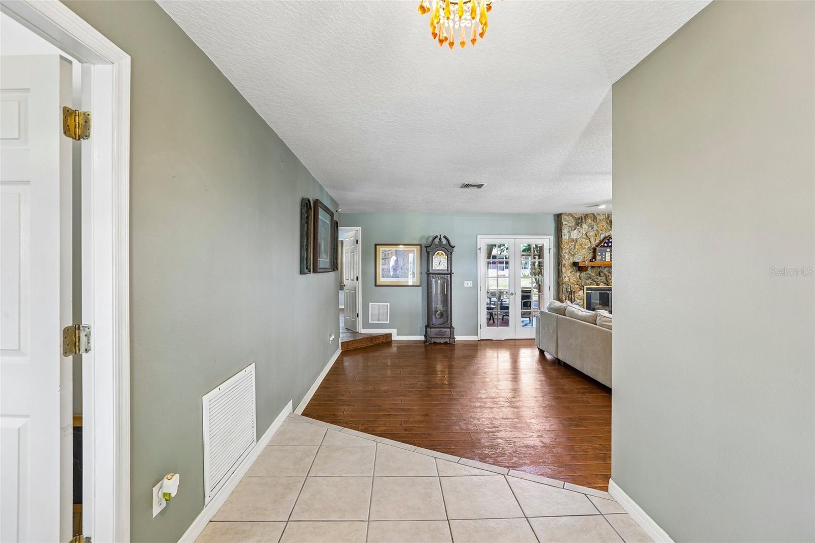 3131 N CANAL DR — photo 4