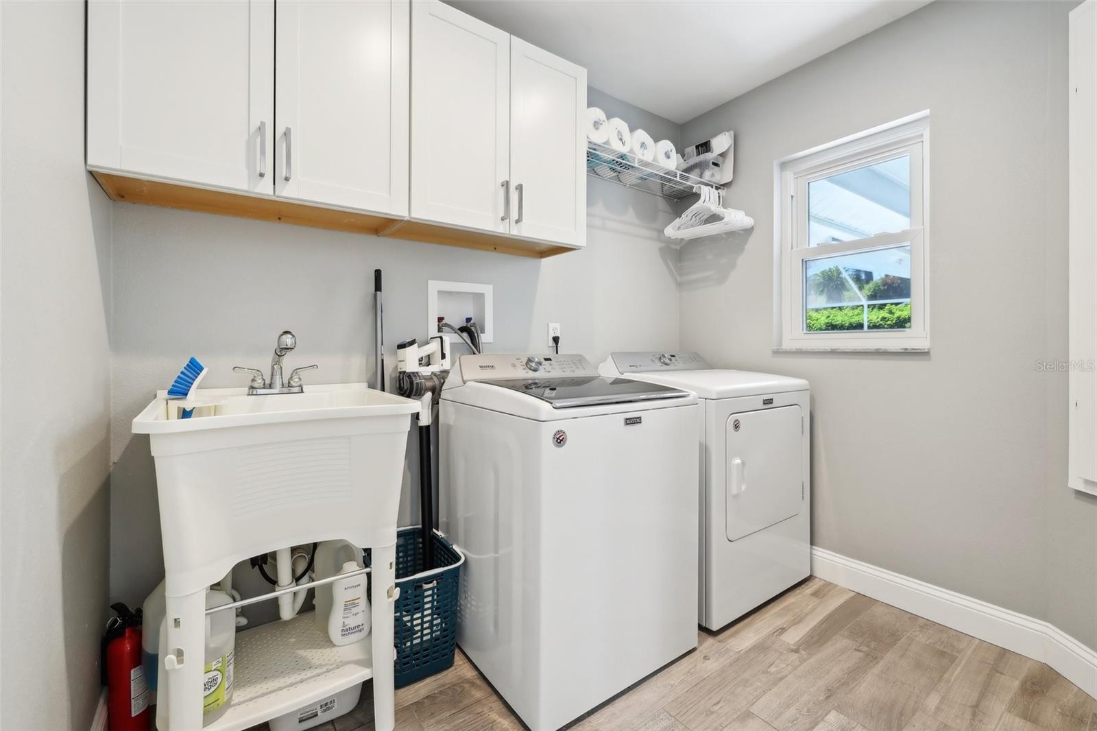 954 COBBLESTONE LN — photo 56