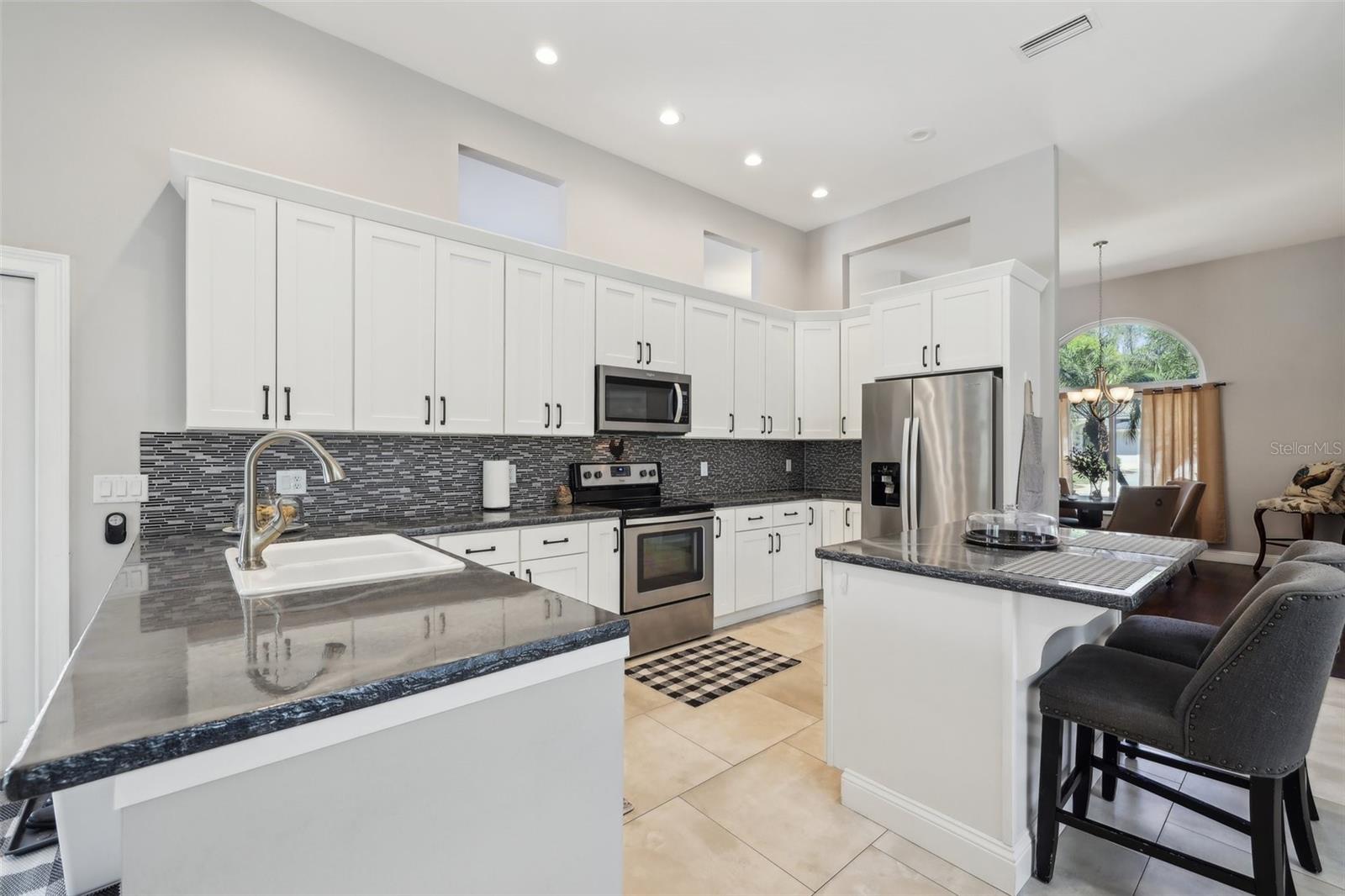 954 COBBLESTONE LN — photo 28