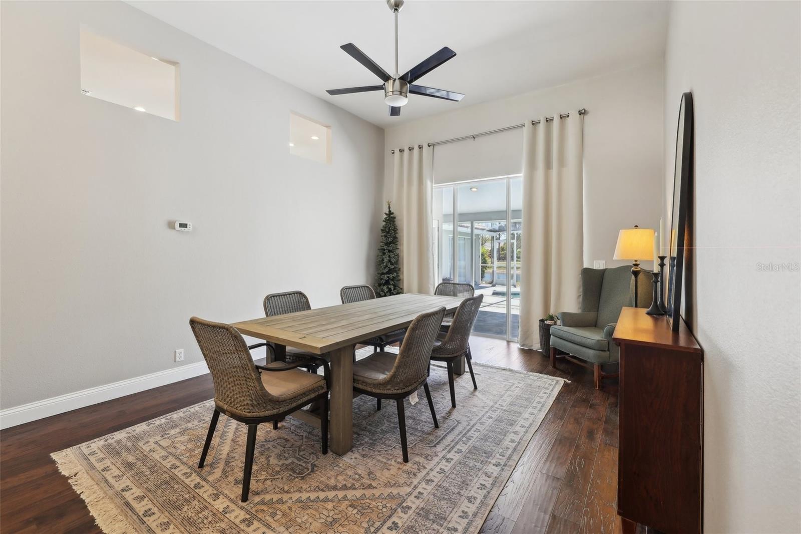 954 COBBLESTONE LN — photo 17