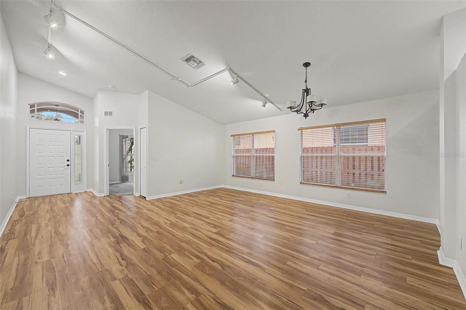 6222 CRICKETHOLLOW DR — photo 14