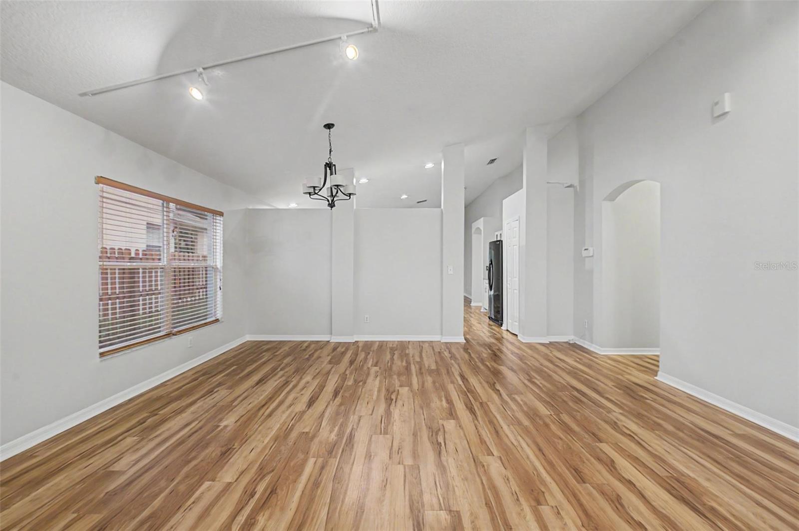 6222 CRICKETHOLLOW DR — photo 15