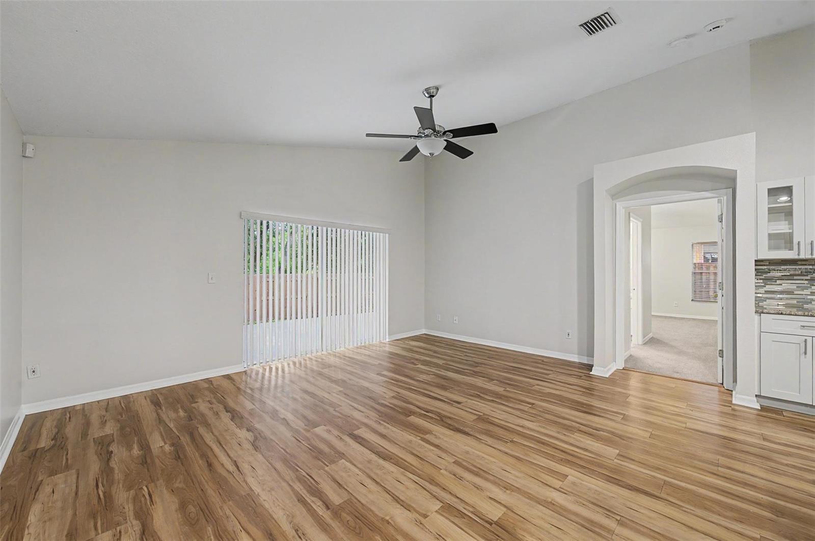 6222 CRICKETHOLLOW DR — photo 27