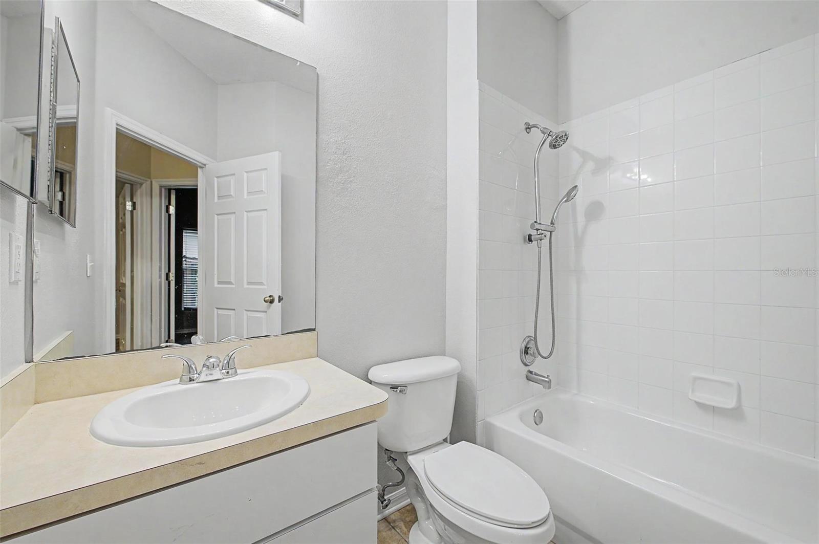 6222 CRICKETHOLLOW DR — photo 24