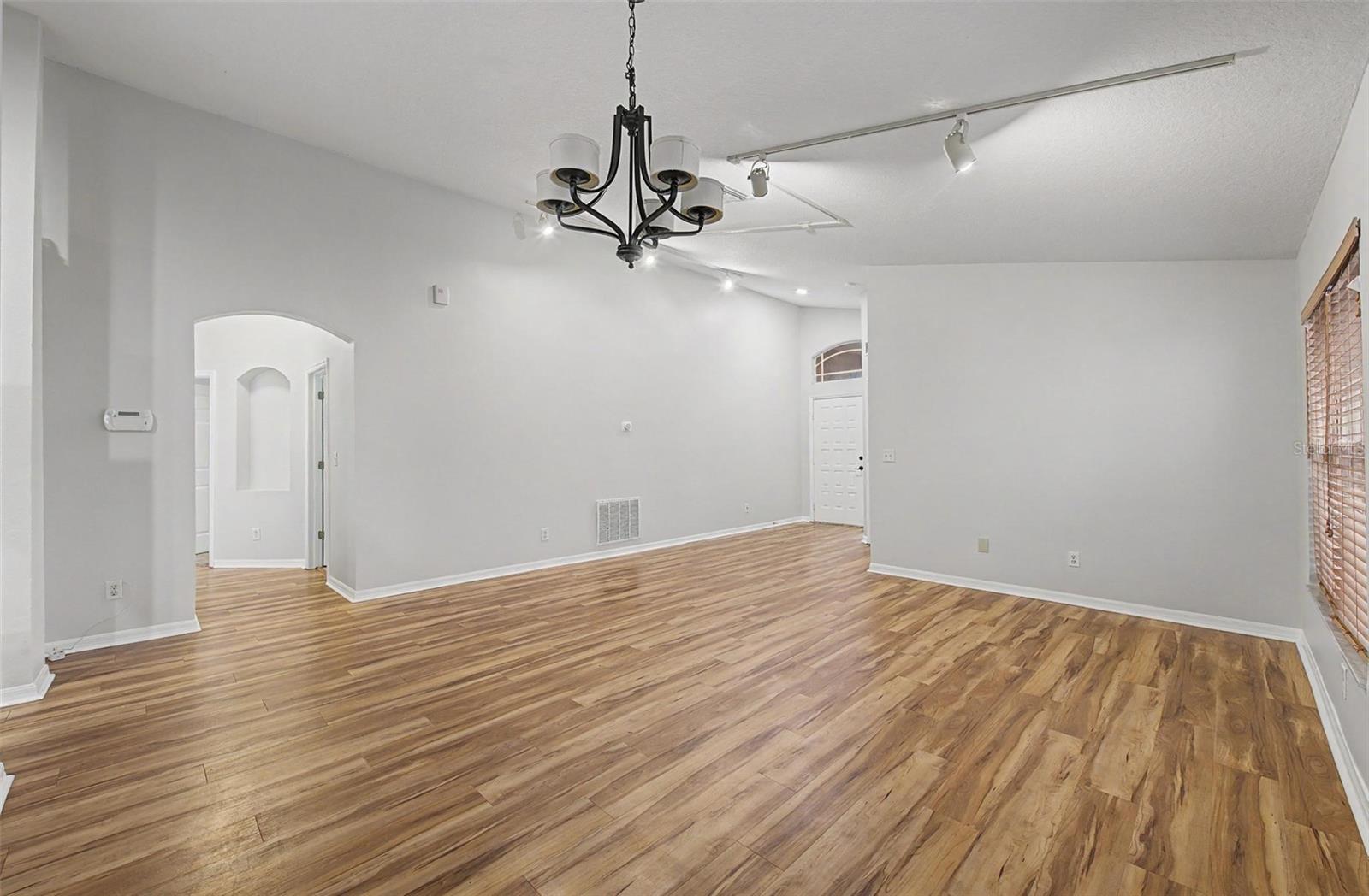 6222 CRICKETHOLLOW DR — photo 13