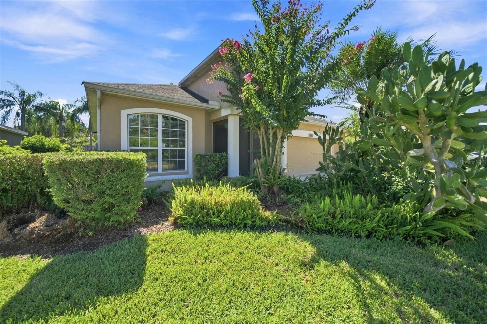 295 LONDONDERRY DR — photo 3