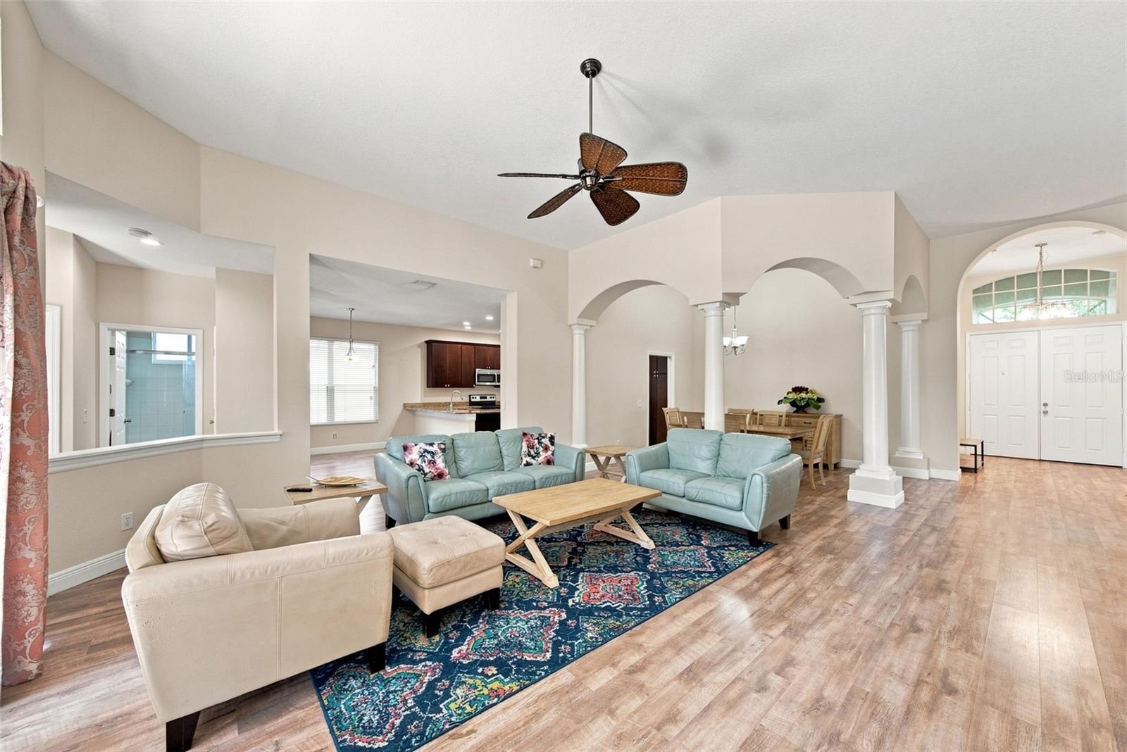 295 LONDONDERRY DR — photo 15