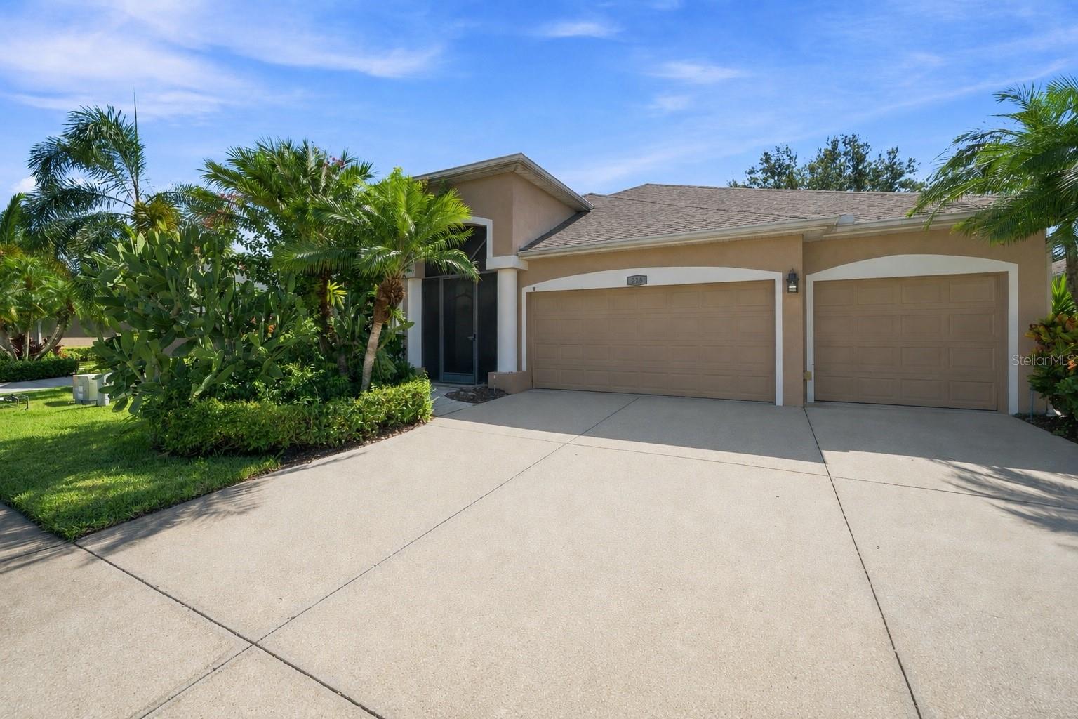 295 LONDONDERRY DR — photo 34